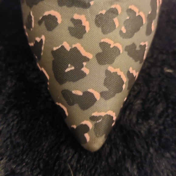 Call It Spring Green & Pink Leopard Print Slingback Heels ● Size 37.5 (US7) - Picture 3 of 7